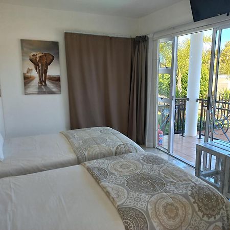 Come Home In Oudtshoorn Self-Catering Units Esterno foto