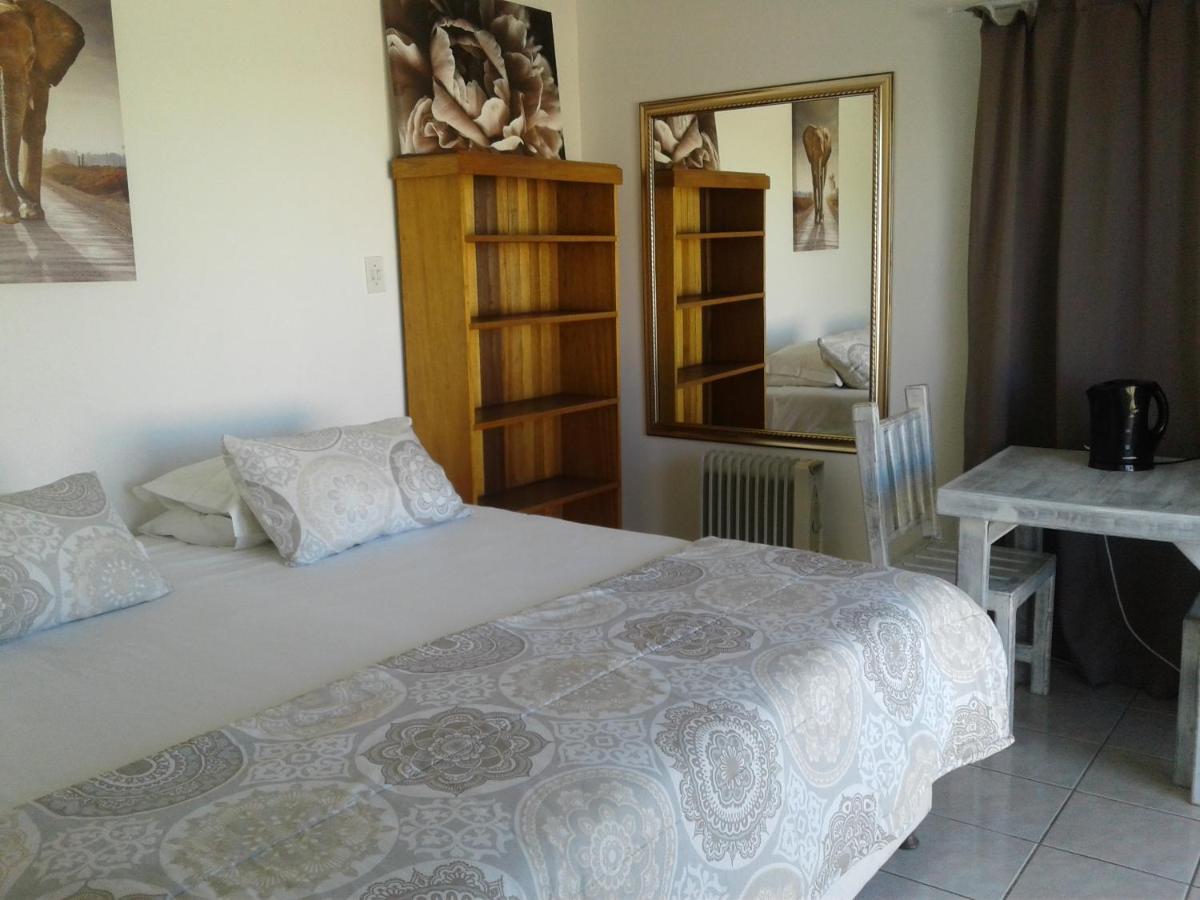 Come Home In Oudtshoorn Self-Catering Units Esterno foto