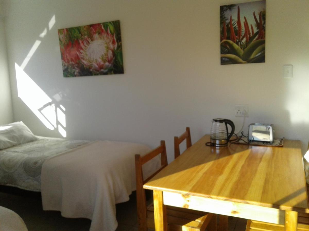 Come Home In Oudtshoorn Self-Catering Units Esterno foto