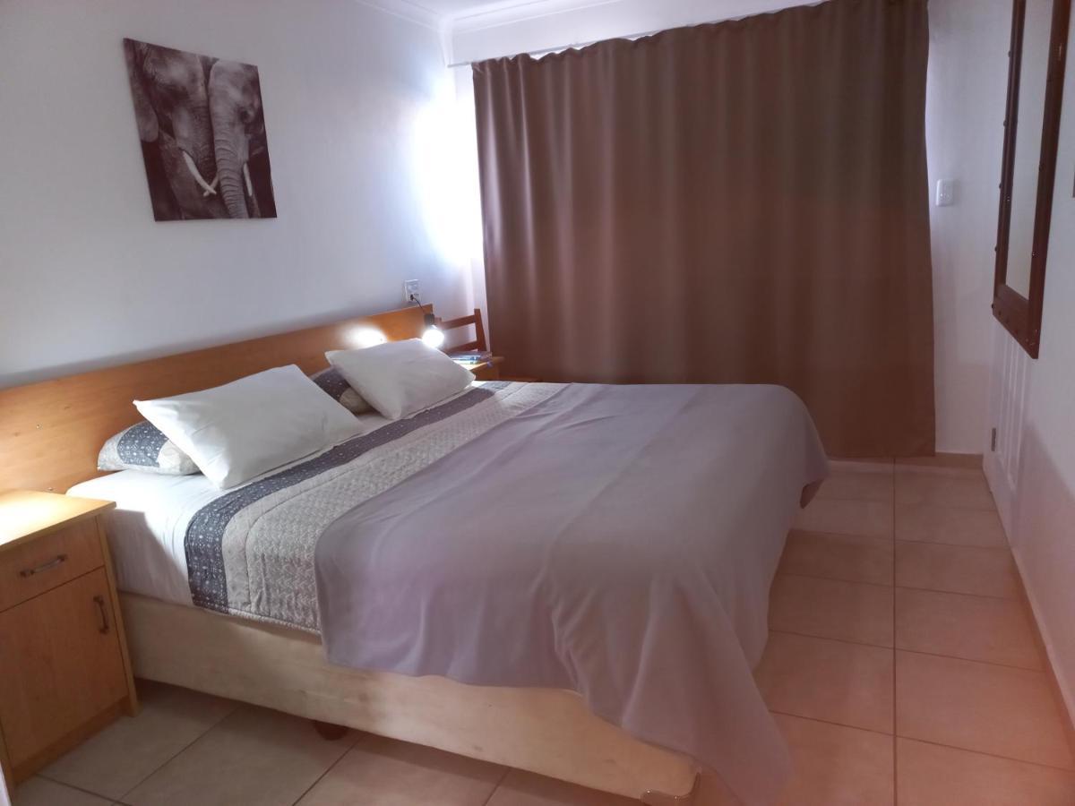 Come Home In Oudtshoorn Self-Catering Units Esterno foto