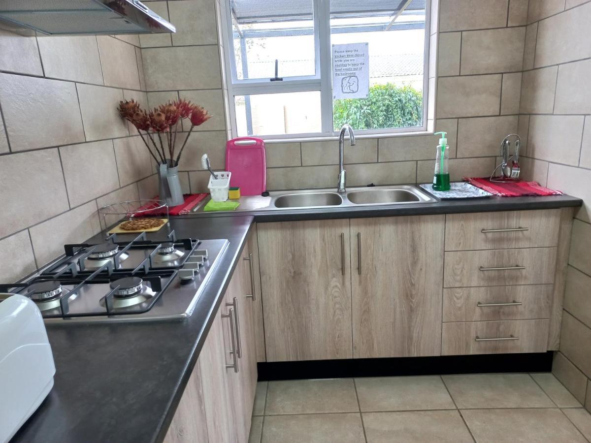 Come Home In Oudtshoorn Self-Catering Units Esterno foto